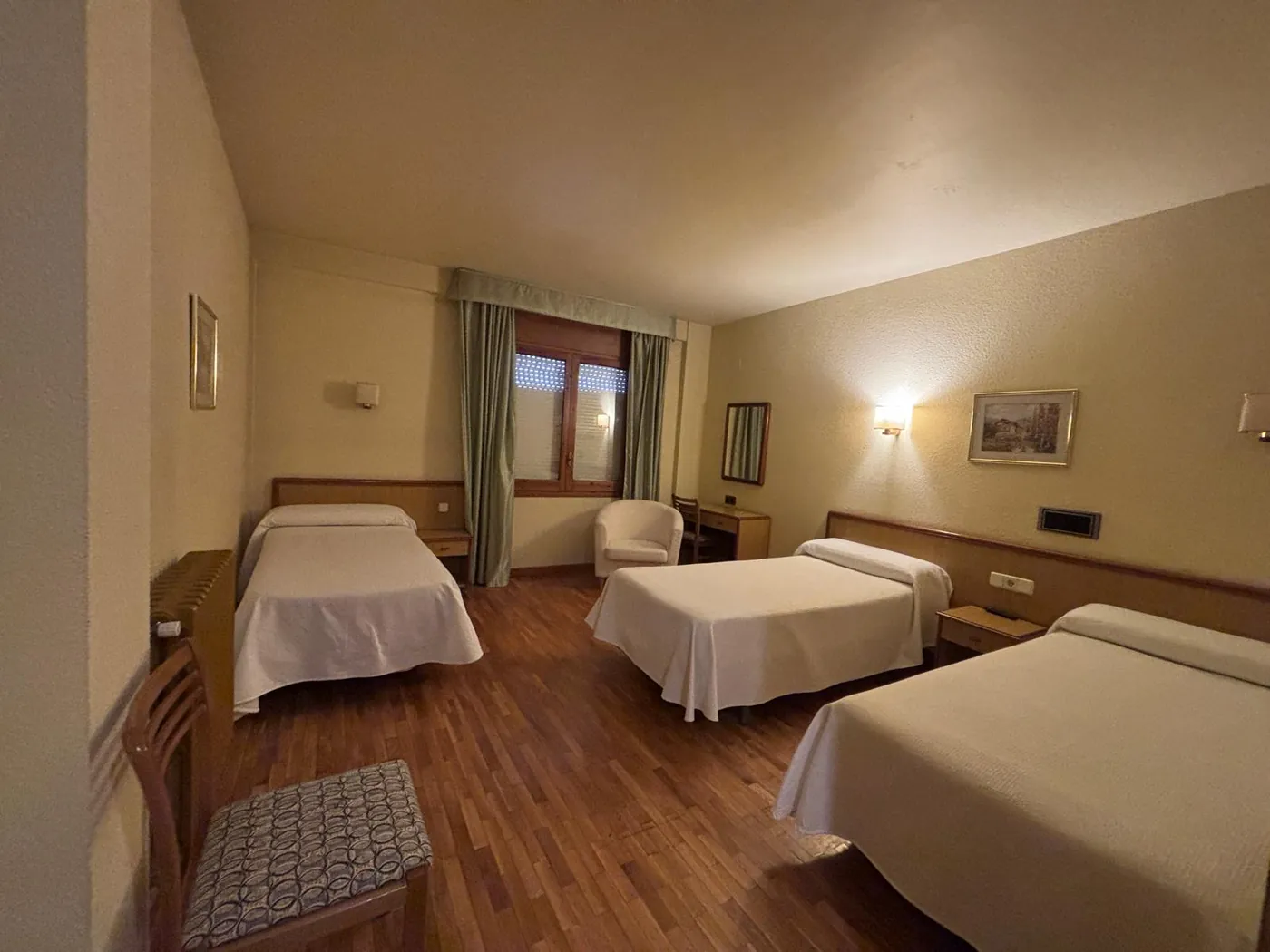 Habitación cuádruple del Hotel Villa de Canfranc